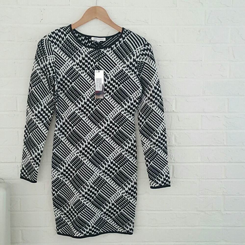 Black & white long-sleeve sweater dress